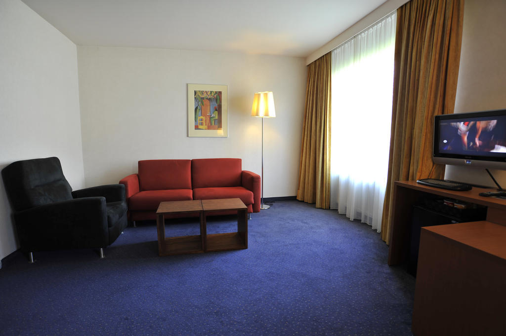 Hotel Golden Tulip Velp 4*
